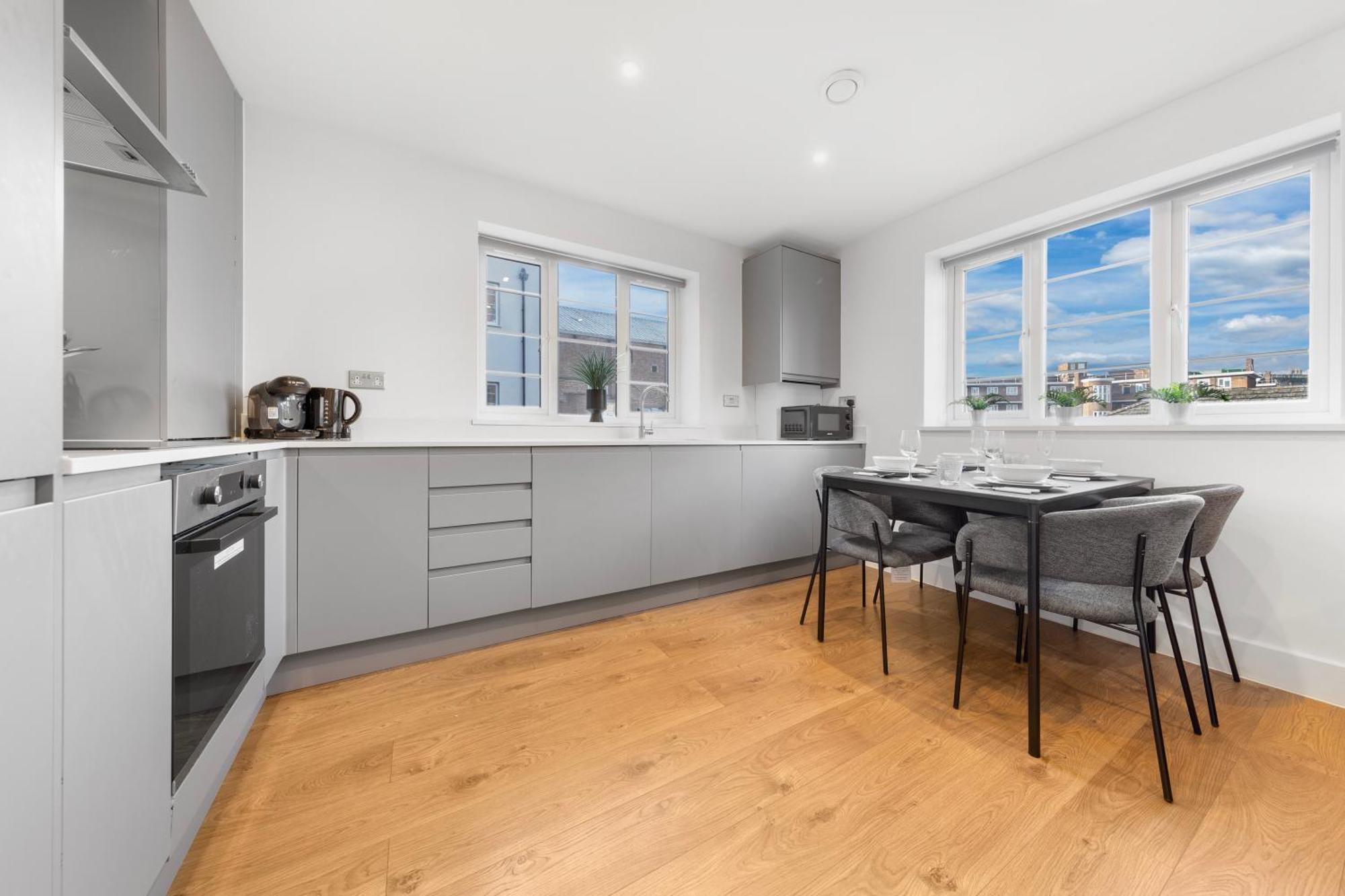 Stylish Nine Elms Vauxhall 1 Bedroom Apartment London