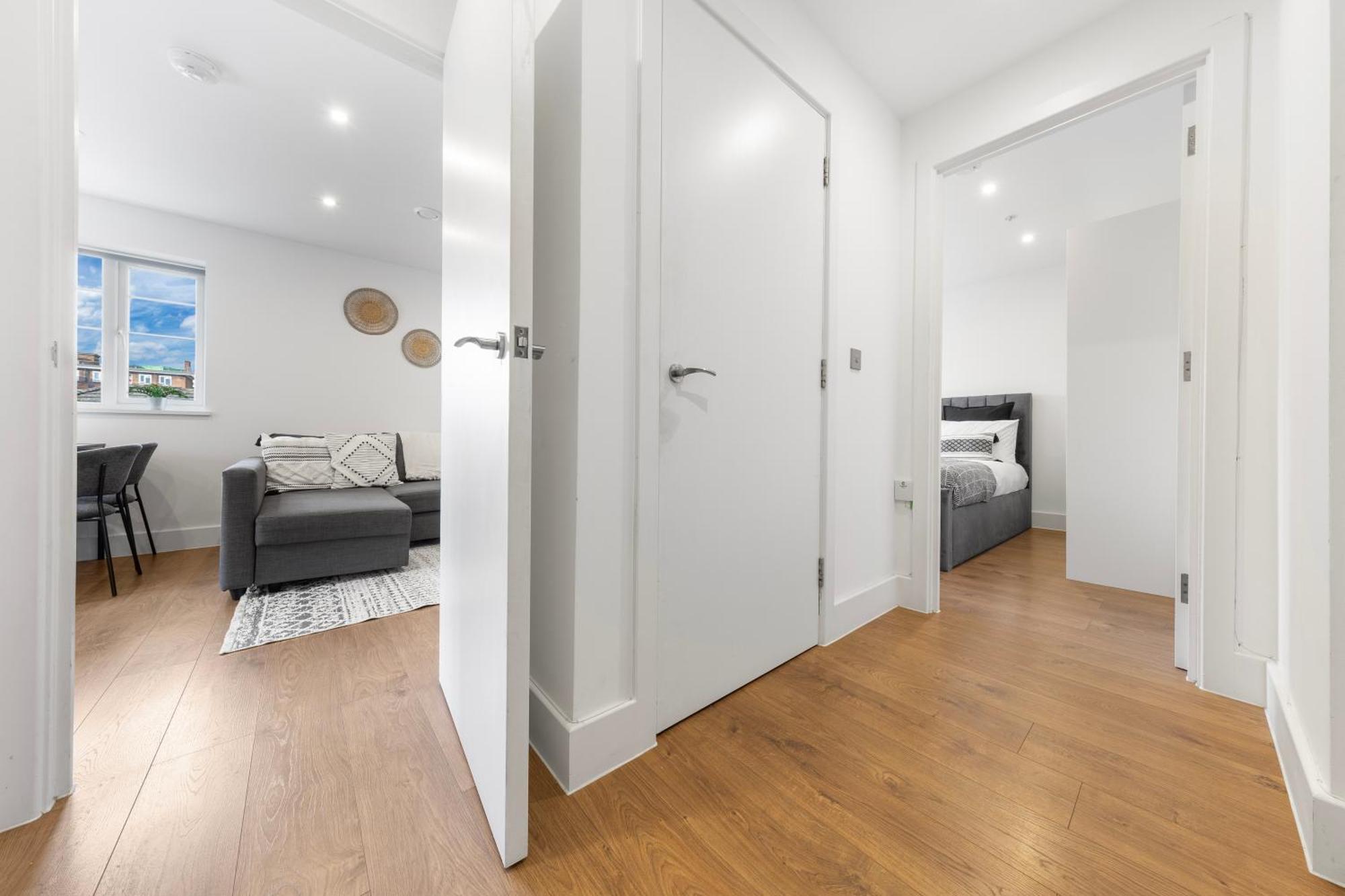 Stylish Nine Elms Vauxhall 1 Bedroom Apartment *